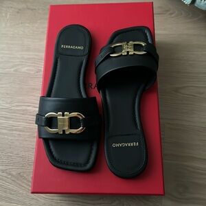 Women’s Leah Ferragamo size 6